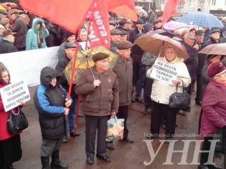 bilshe-sotni-zhitomiryan-viyshli-na-aktsiyu-protestu-proti-visokikh-tarifiv