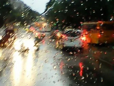 Водіїв попередили про погіршення погодних умов на Київщині
