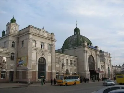 За лічені години СБУ встановила особу чоловіка, що "замінував" вокзал в Івано-Франківську