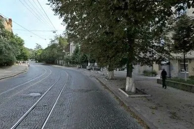 Во Львове на остановке общественного транспорта нашли тело мертвого мужчины