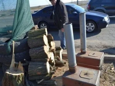 Военные в зоне АТО получили большую часть дров на зиму - Минобороны