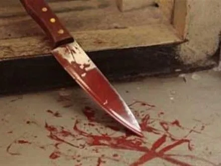 В Полтавской области выпивший мужчина ударил знакомого ножом в живот