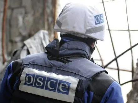 Наблюдатели ОБСЕ попали под обстрел в селе Верхнешироковское в Донецкой области