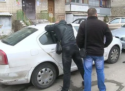 Озброєну злочинну групу затримали у Вінниці