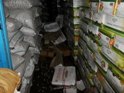 Правонарушители похитили 2 тонны орехов в Киеве