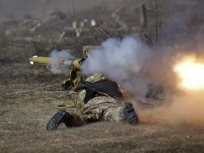 Боевики осуществили 14 обстрелов на луганском направлении за сутки