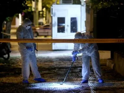 Неизвестные бросили гранату на территории посольства Франции в Афинах