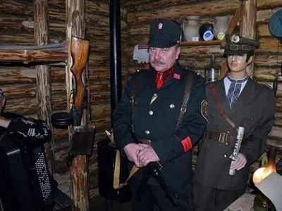 Точную копию повстанческого тайника УПА открыли в Ровенской области