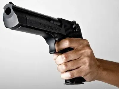 Злоумышленник расстрелял из пистолета жителя Черкасской области