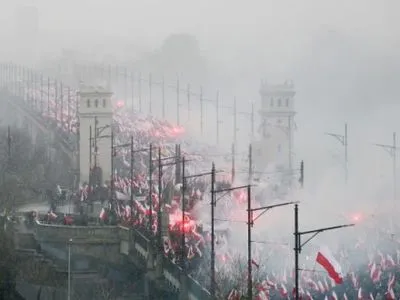МИД Польши должно отреагировать на сожжение украинского флага после выходных - М.Желяк