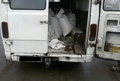 У пасажира автівки вилучили зброю та боєприпаси на Дніпропетровщині