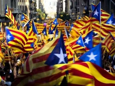 Сторонники независимости Каталонии вышли на акцию протеста в Барселоне