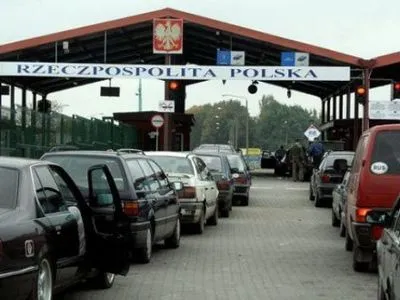 На границе с Польшей образовались очереди из 220 автомобилей