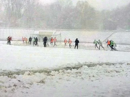 Футбольні поєдинки 1-ї та 2-ї ліги ЧУ були відмінені через снігопади
