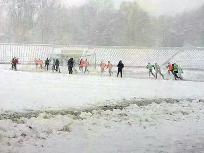 Футбольные поединки 1-й и 2-й лиги ЧУ были отменены из-за снегопадов