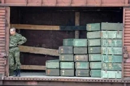 В Харцызск из России поступили вагоны с боеприпасами к установкам "Град"
