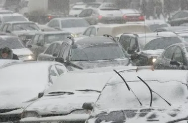За время снегопада в Киеве зафиксировали 40 ДТП