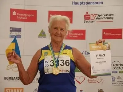 Рекорд України з бігу встановила 90-річна жителька Дніпропетровщини