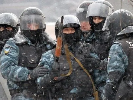 Екс-беркутівців не доставили до суду, бо всі поліцейські задіяні на мітингах у Києві