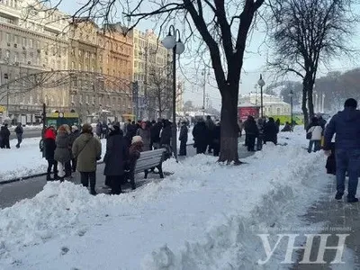 Около двух сотен человек уже собрались в центре Киева