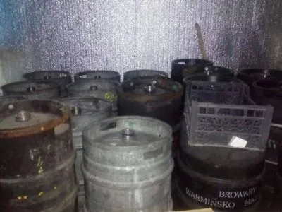 Цех з виготовлення контрафактного алкоголю викрили під Маріуполем