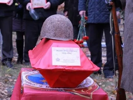 В Киевской области провели перезахоронение солдат Второй Мировой войны