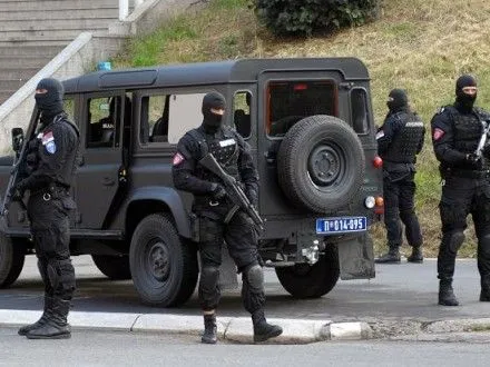 Полиция Сербии изъяла крупную партию оружия и арестовала 10 торговцев