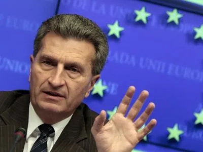 Єврокомісару закинули неетичний зв'язок з "лобістом Кремля"