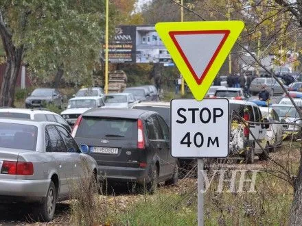 Пятые сутки на границе со Словакией и Румынией заблокированы два пункта пропуска