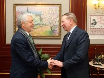 Л.Кучма обговорив із послом Польщі перебіг виконання мінських угод