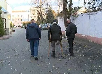 Полиция в Винницкой области разоблачила злоумышленников, которые заставляли попрошайничать инвалида