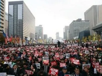 Десятки тисяч осіб у Південній Кореї вимагають відставки президента