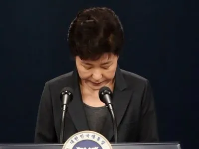 Південнокорейська прокуратура пред'явила офіційні звинувачення подрузі президента Пак Кін Хе
