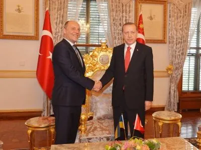 А.Парубій обговорив з президентом Туреччини збереження блокади Криму (доповнено)