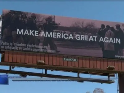 В США появился провокационный билборд со слоганом Д.Трампа
