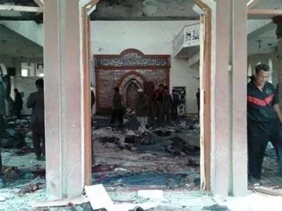 В Кабуле в мечети погибли 27 человек в результате атаки смертника