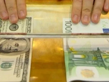 Курс готівкового долара зріс 0,83%