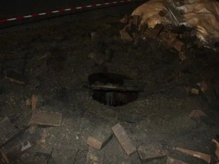 Внаслідок спалаху каналізаційних люків у Тернополі двоє людей отримали травми