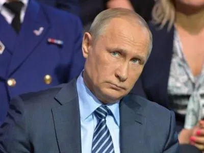 В.Путін: Росія буде тягнути зі скасуванням продуктових контрсанкцій