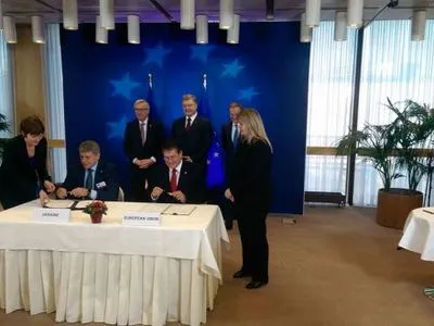 Украина и ЕС подписали ряд двусторонних документов о сотрудничестве