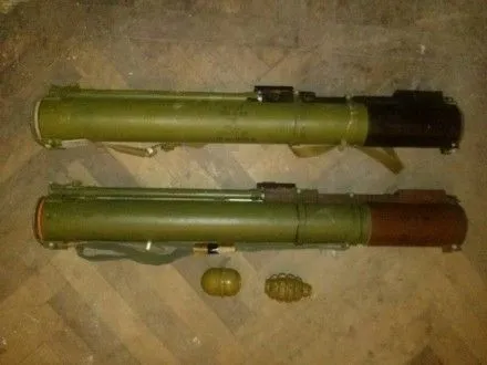 СБУ виявила дві схованки з гранатометами в районі АТО