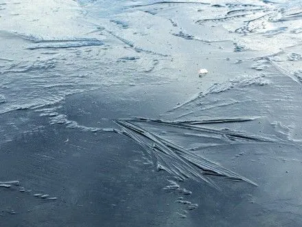 Ребенок провалился под лед в Днепре