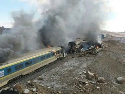 Число погибших при столкновении поездов в Иране возросло до 44 человек