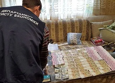 Поліція викрила посадовців підрозділу КМДА на розтраті понад 15 млн грн