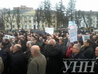 На головному Майдані Хмельниччини розпочалося віче ветеранів органів внутрішніх справ