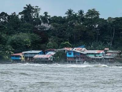 Ураган Отто в Центральной Америке ослаб до уровня шторма