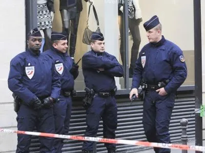 Неизвестный с оружием проник в дом престарелых на юге Франции и исчез, погибла женщина