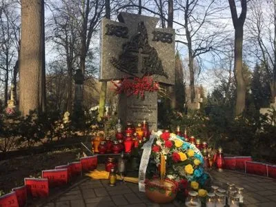 Украинцы и поляки в Варшаве почтили память жертв Голодомора