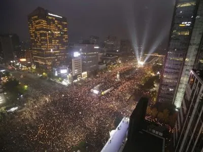 Протестующие в Южной Корее снова требуют отставки президента