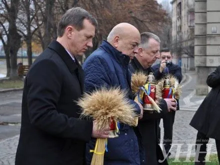 Краеугольный камень будущего памятника жертвам голодоморов освятили в Ужгороде